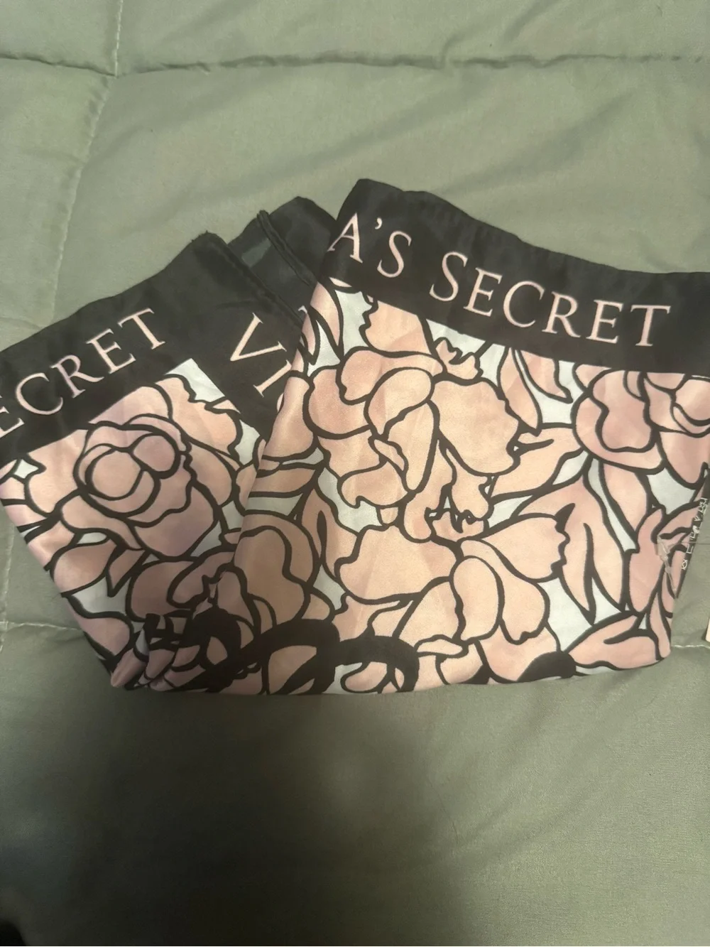 Victoria's Secret Satin Square Scarf Floral Logo Pink Black White 25inches nwt.